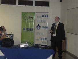 Dr. JC Gómez impartiendo seminario