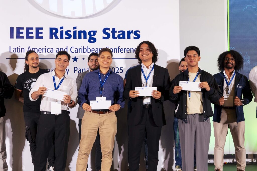 Jóvenes estudiantes de Ingeniería ocuparon el segundo lugar en competencia tecnológica